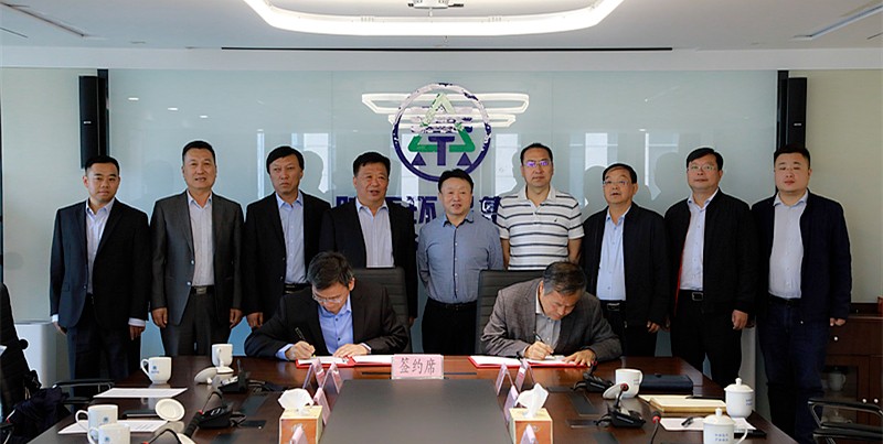 陕西PT电子游戏集团与山东琦泉能源科技公司签定合作框架和谈｜熊良虎董静波出席