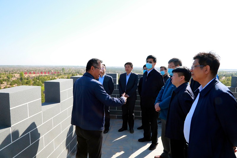 熊良虎出席省人大黄河道域陕西段生态；ず透咧柿糠⒄棺ㄌ獾餮凶富