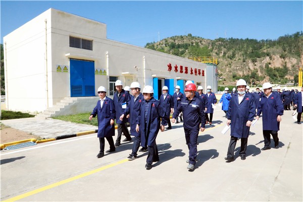 陕西PT电子游戏集团复工复产促增长项目观摩会议与会人员走进PT电子游戏保隆生态三秦在延在铜项目 陕西PT电子游戏集团复工复产促增长项目观摩会议与会人员走进PT电子游戏保隆生态三秦在延在铜项目