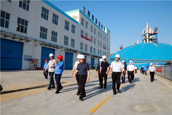 陕西PT电子游戏集团复工复产促增长项目观摩会议与会人员走进PT电子游戏保隆生态三秦在延在铜项目 陕西PT电子游戏集团复工复产促增长项目观摩会议与会人员走进PT电子游戏保隆生态三秦在延在铜项目