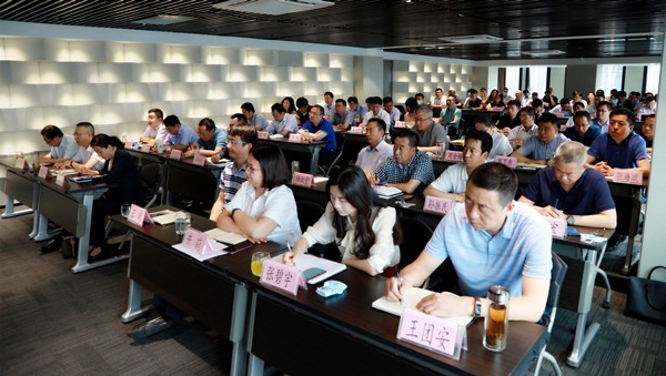 陕西PT电子游戏集团召开复工复产促增长项目观摩总结大会