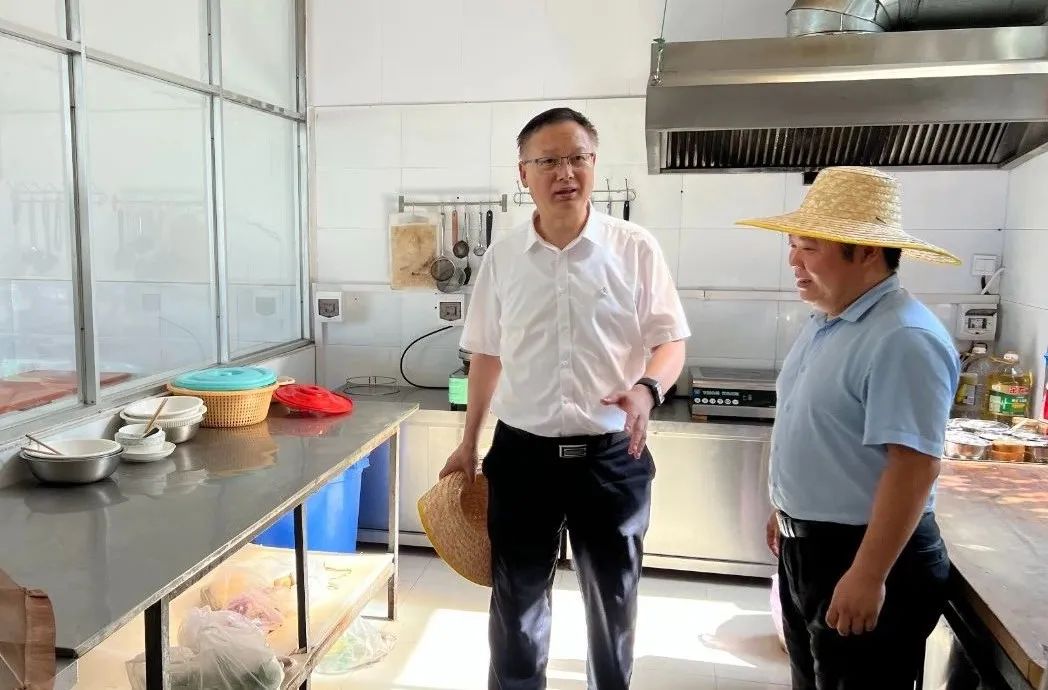 陕西PT电子游戏集团：夏送清冷沁人心 凝心聚力鼓劲头