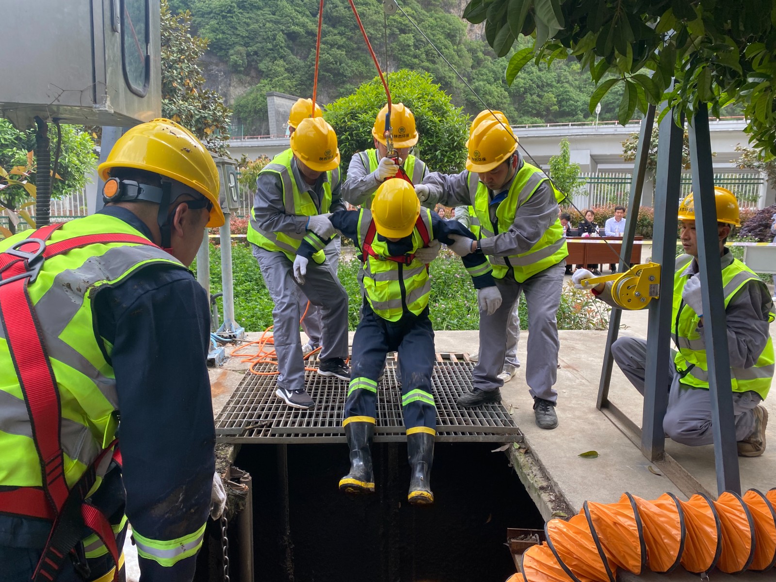 水环境公司：“四抓四保险”筑牢安全PT电子游戏防线