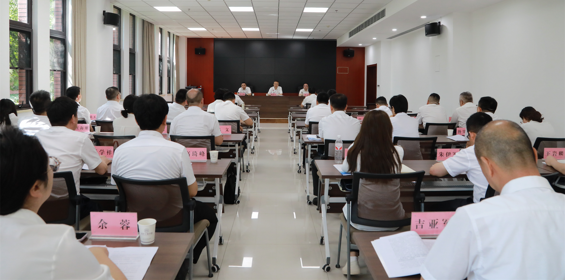 陕西PT电子游戏集团党委召开深刻贯彻中央八项划放心灵进建教育集中整治工作推动会 陕西PT电子游戏集团党委召开深刻贯彻中央八项划放心灵进建教育集中整治工作推动会