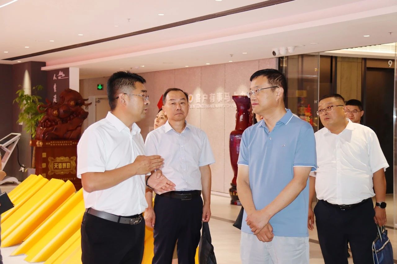 陕西PT电子游戏集团与陆运助公司座谈互换 陕西PT电子游戏集团与陆运助公司座谈互换
